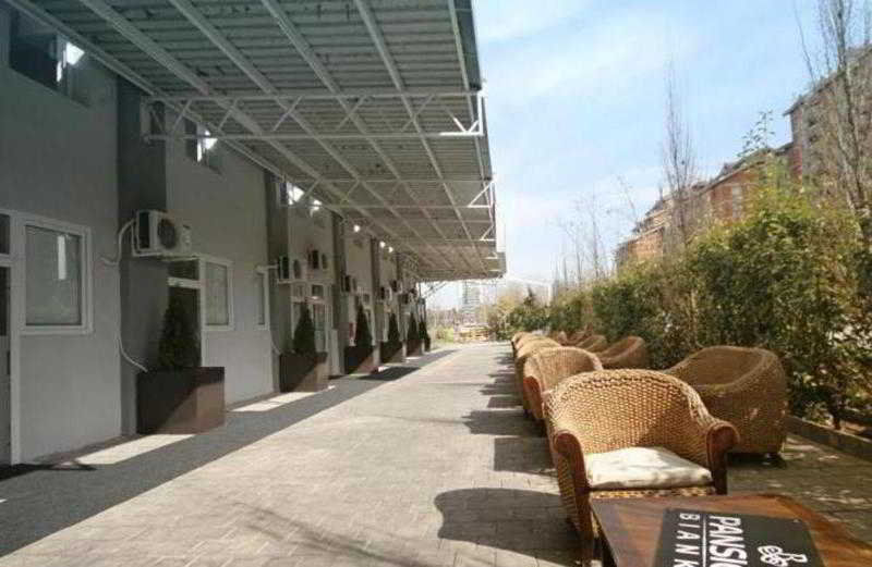 Hotel Pansion Bianko à Skopje Extérieur photo
